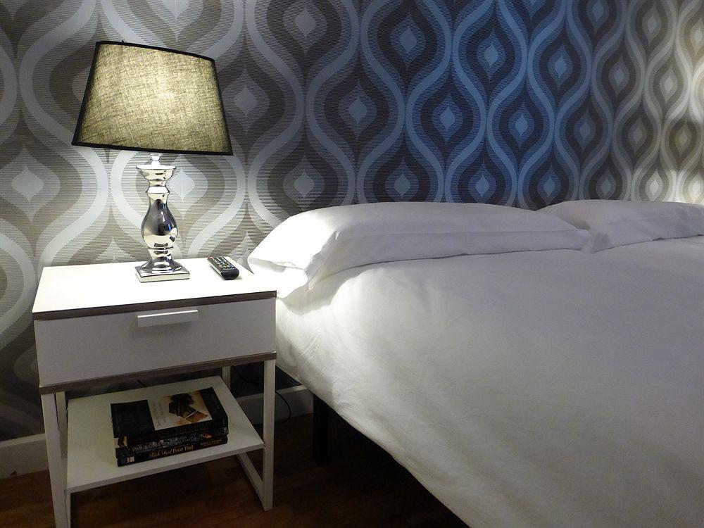 Super Balmes Guest House Barcelona Exterior foto
