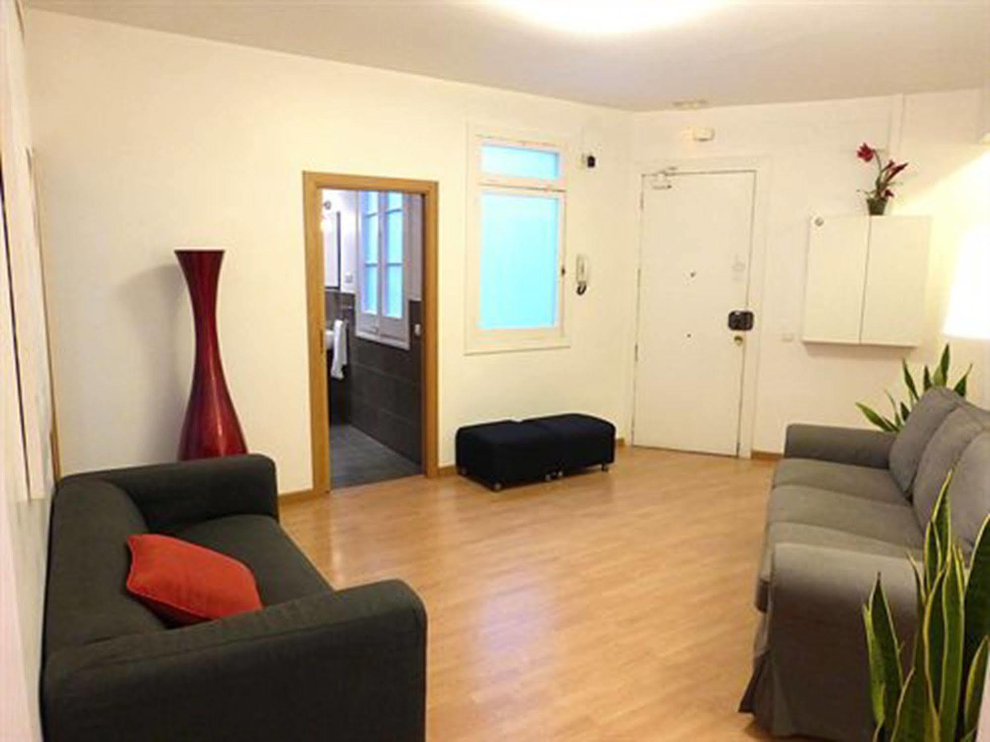 Super Balmes Guest House Barcelona Exterior foto