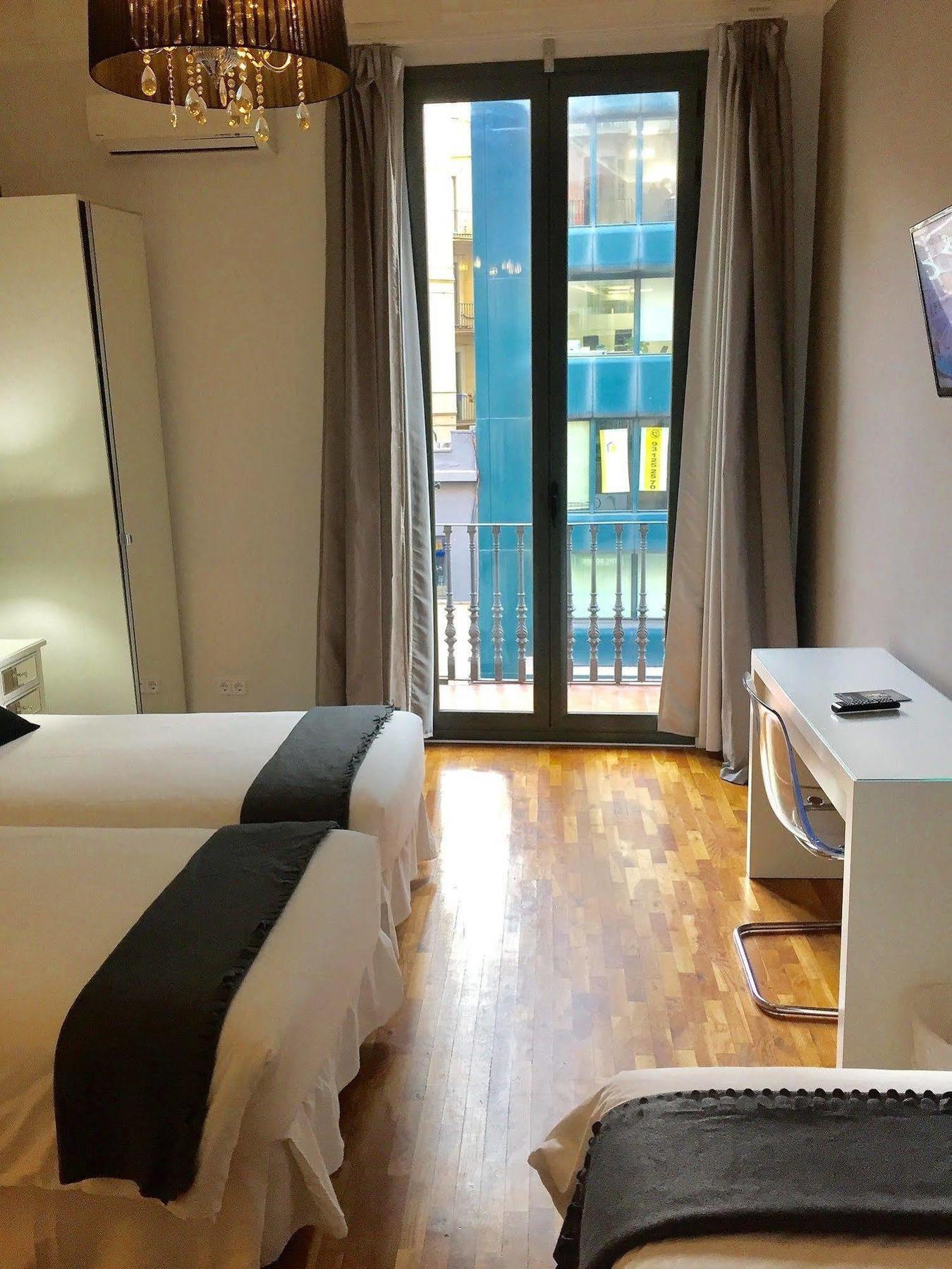 Super Balmes Guest House Barcelona Exterior foto