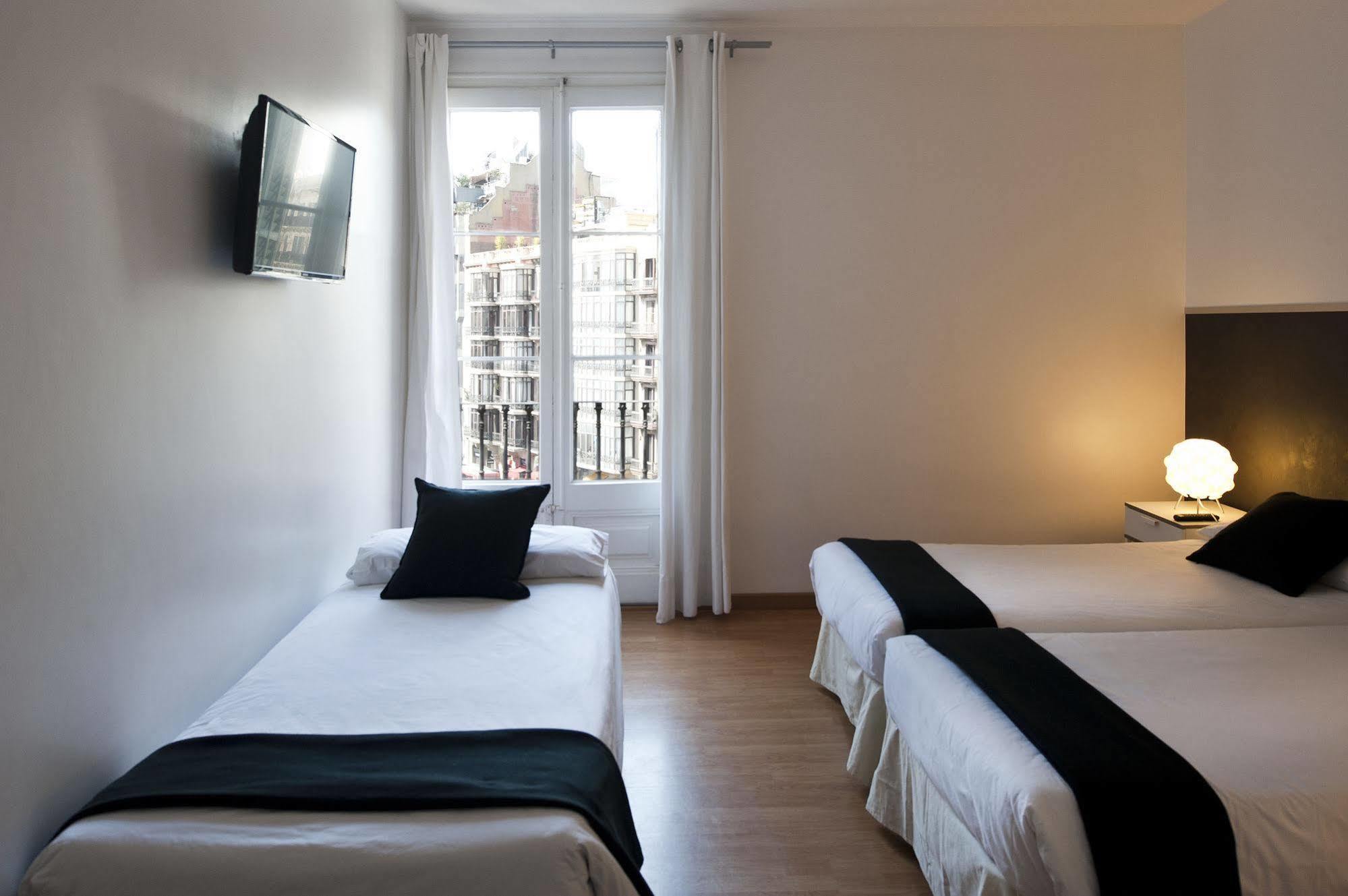 Super Balmes Guest House Barcelona Exterior foto