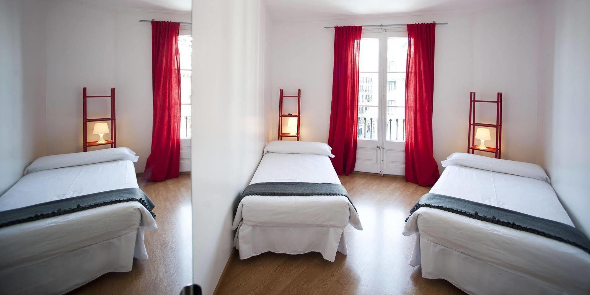 Super Balmes Guest House Barcelona Exterior foto