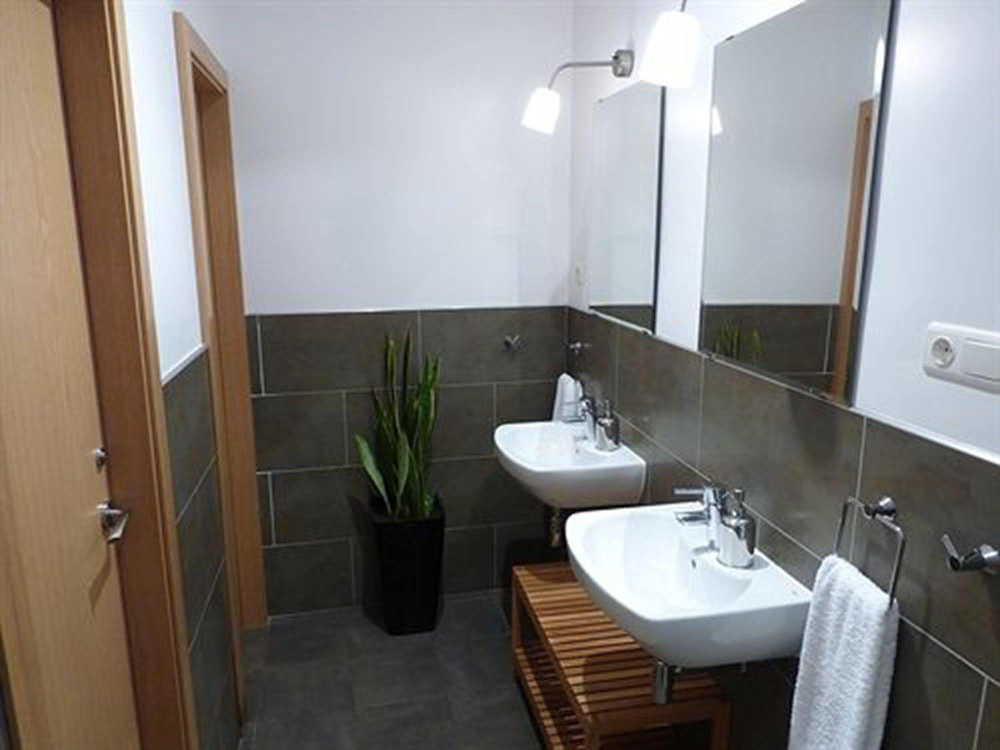 Super Balmes Guest House Barcelona Exterior foto