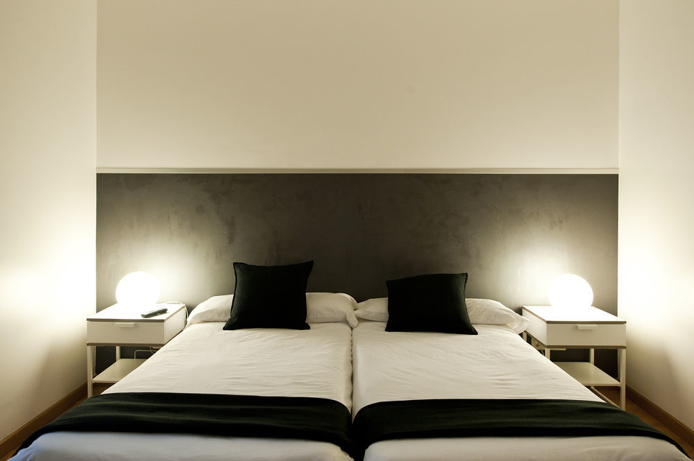 Super Balmes Guest House Barcelona Exterior foto